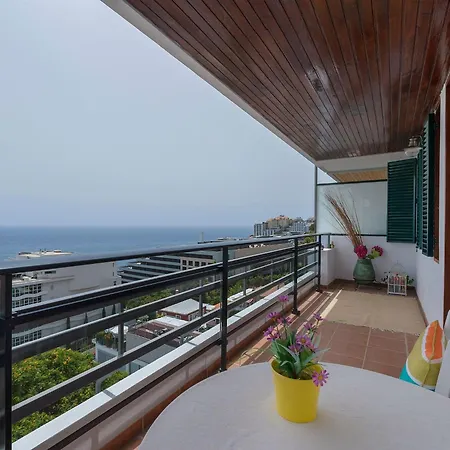 Mit Balkon Und Aussicht In Sao Martinho By Interhome * Funchal (Madeira)