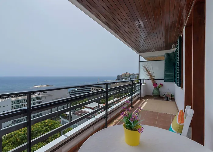 Mit Balkon Und Aussicht In Sao Martinho By Interhome * Funchal (Madeira)