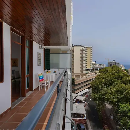 아파트 Mit Balkon Und Aussicht In Sao Martinho By Interhome